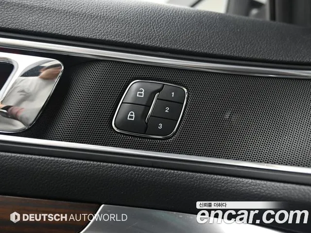 Ford Explorer 2018 thumb 4
