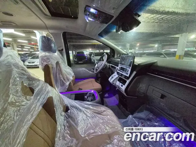 Hyundai Staria 2024 thumb 5