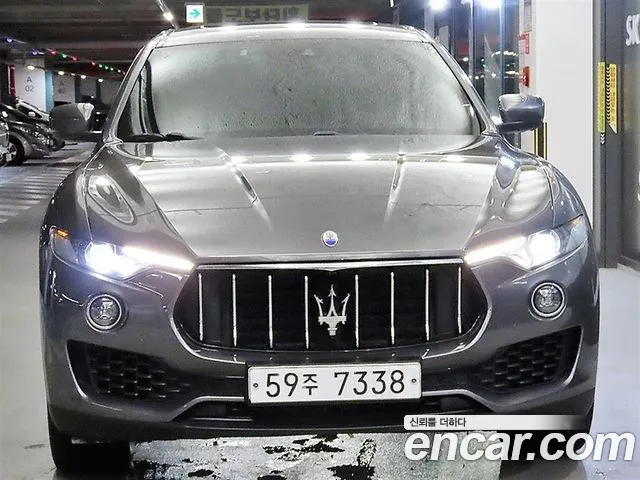 Maserati Levante 2017 thumb 12