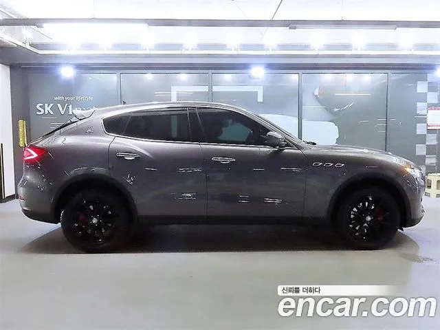 Maserati Levante 2017 thumb 7