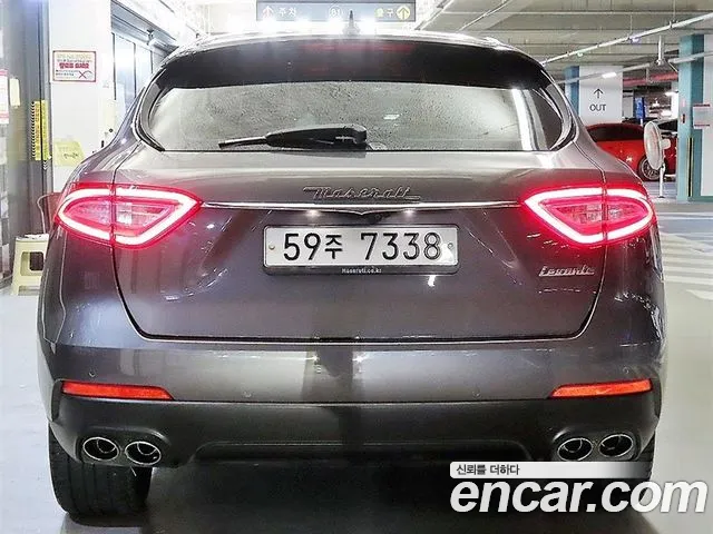 Maserati Levante 2017 thumb 2
