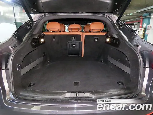 Maserati Levante 2017 thumb 5