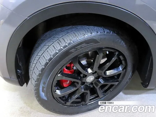 Maserati Levante 2017 thumb 6