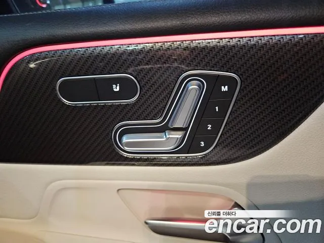 Mercedes-Benz GLB 2020 thumb 12