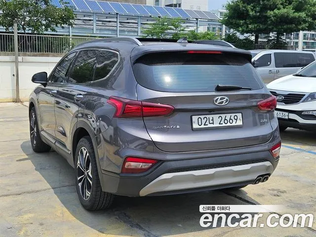 Hyundai Santa Fe 2018 thumb 3
