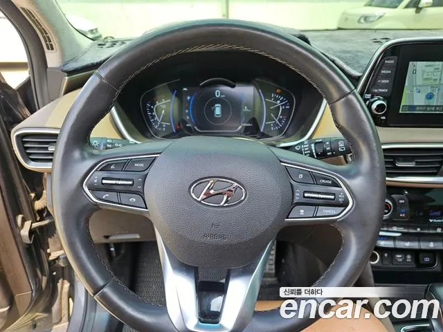 Hyundai Santa Fe 2018 thumb 4
