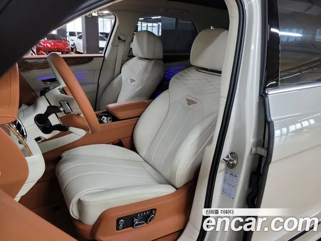 Bentley Bentayga 2026 thumb 11