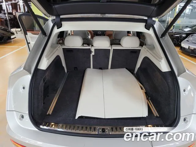 Bentley Bentayga 2026 thumb 4