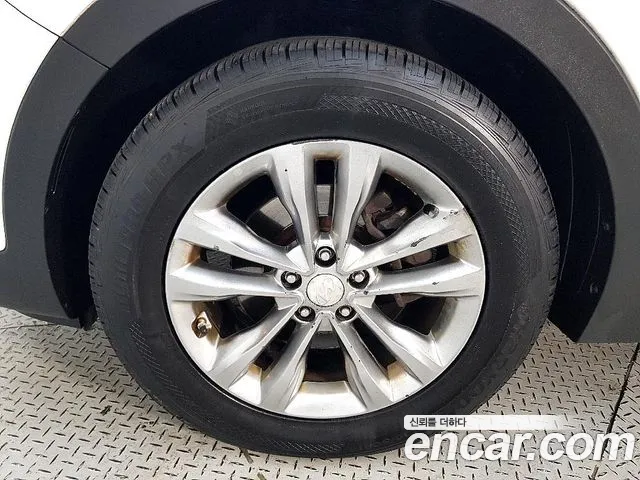 Hyundai Santafe 2016 thumb 9
