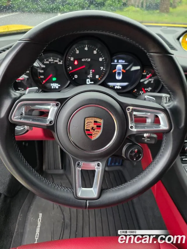 Porsche 911 2019 thumb 2