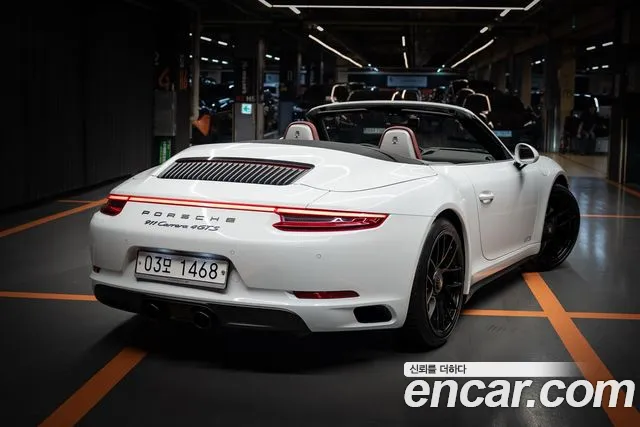 Porsche 911 2017 thumb 12