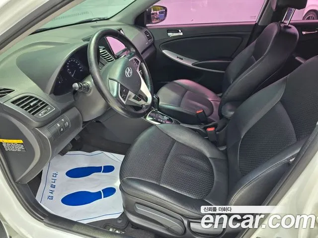 Hyundai Accent 2013 thumb 8