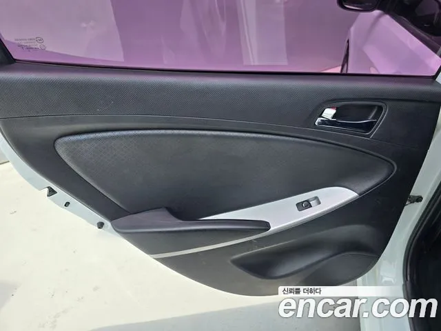 Hyundai Accent 2013 thumb 5