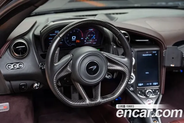 McLaren 720S 2019 thumb 11