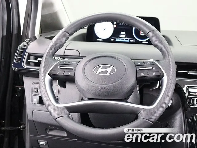 Hyundai Staria 2025 thumb 12