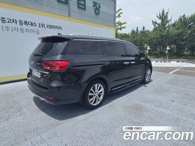 Kia Carnival 2018 thumb 11