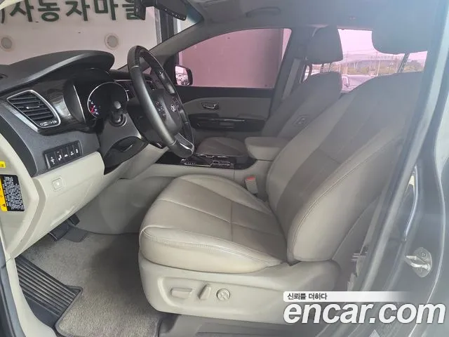 Kia Carnival 2018 thumb 9