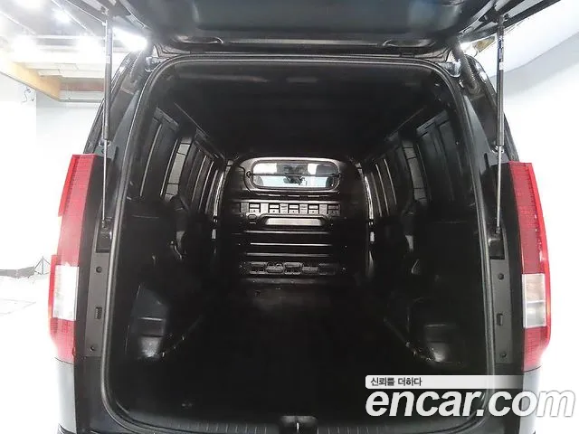 Hyundai Staria 2022 thumb 5