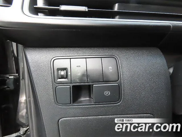Hyundai Staria 2022 thumb 9