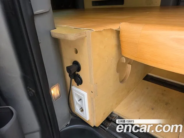Hyundai Staria 2010 thumb 11