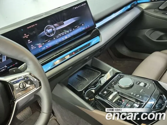 BMW 5 серии 2025 thumb 10