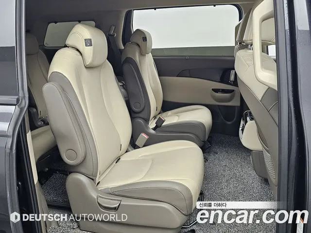 Kia Carnival 2023 thumb 11