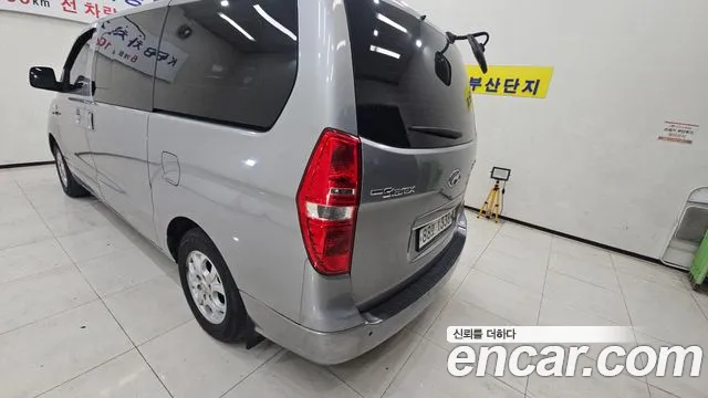 Hyundai Staria 2015 thumb 5
