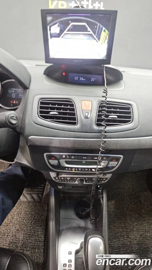 Renault SM3 2009 thumb 12