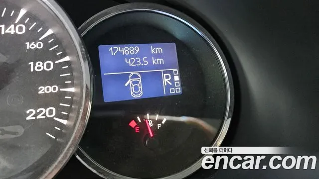 Renault SM3 2009 thumb 10