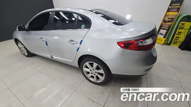 Renault SM3 2009 thumb 9
