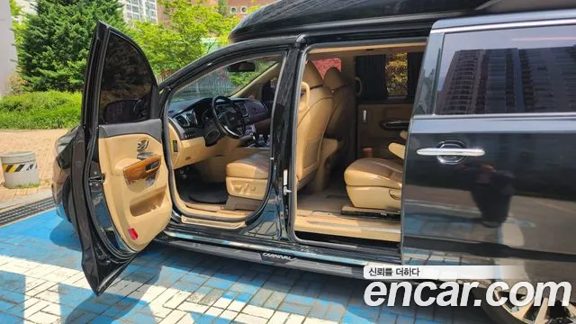 Kia Carnival 2017 thumb 12