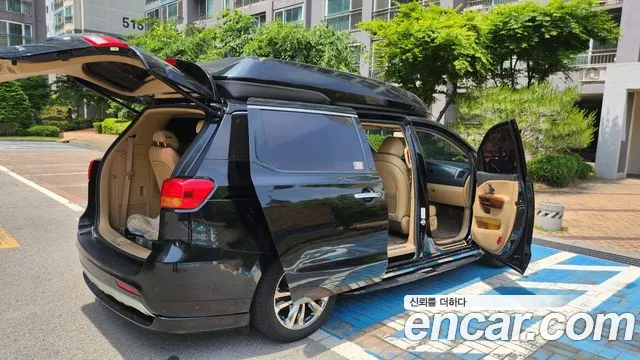 Kia Carnival 2017 thumb 4