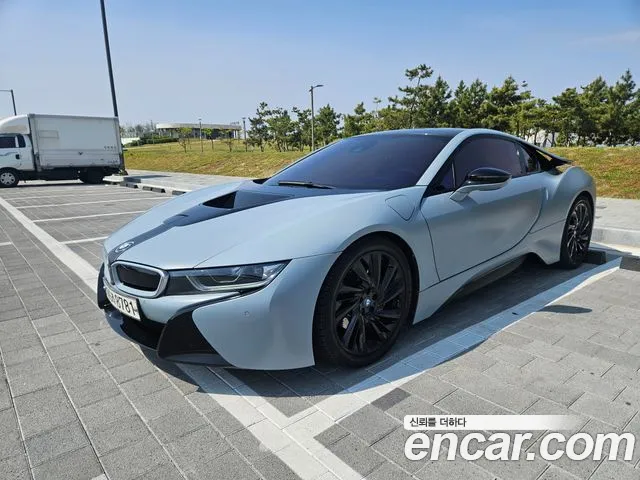 BMW i8 2016 thumb 9