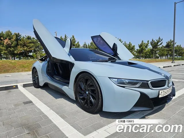 BMW i8 2016 thumb 10