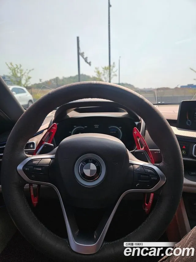 BMW i8 2016 thumb 12