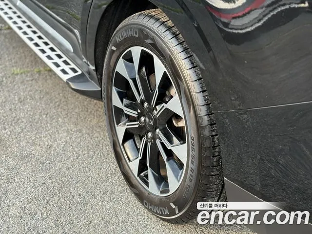 Kia Carnival 2021 thumb 5