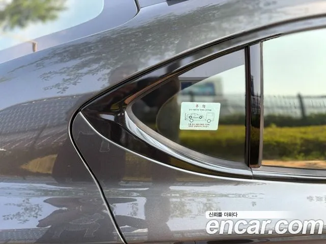 Genesis G70 2019 thumb 10