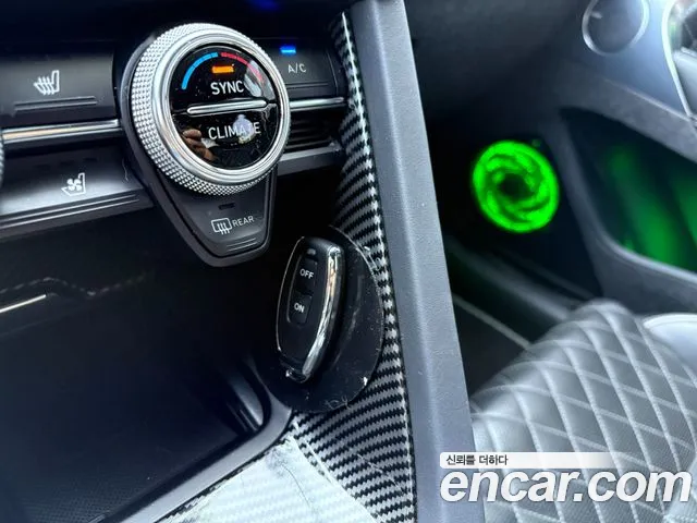 Genesis G70 2019 thumb 2