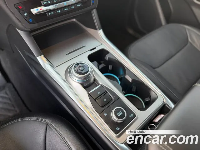 Ford Explorer 2020 thumb 10