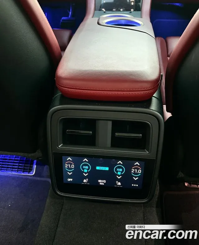Porsche Taycan 2021 thumb 5