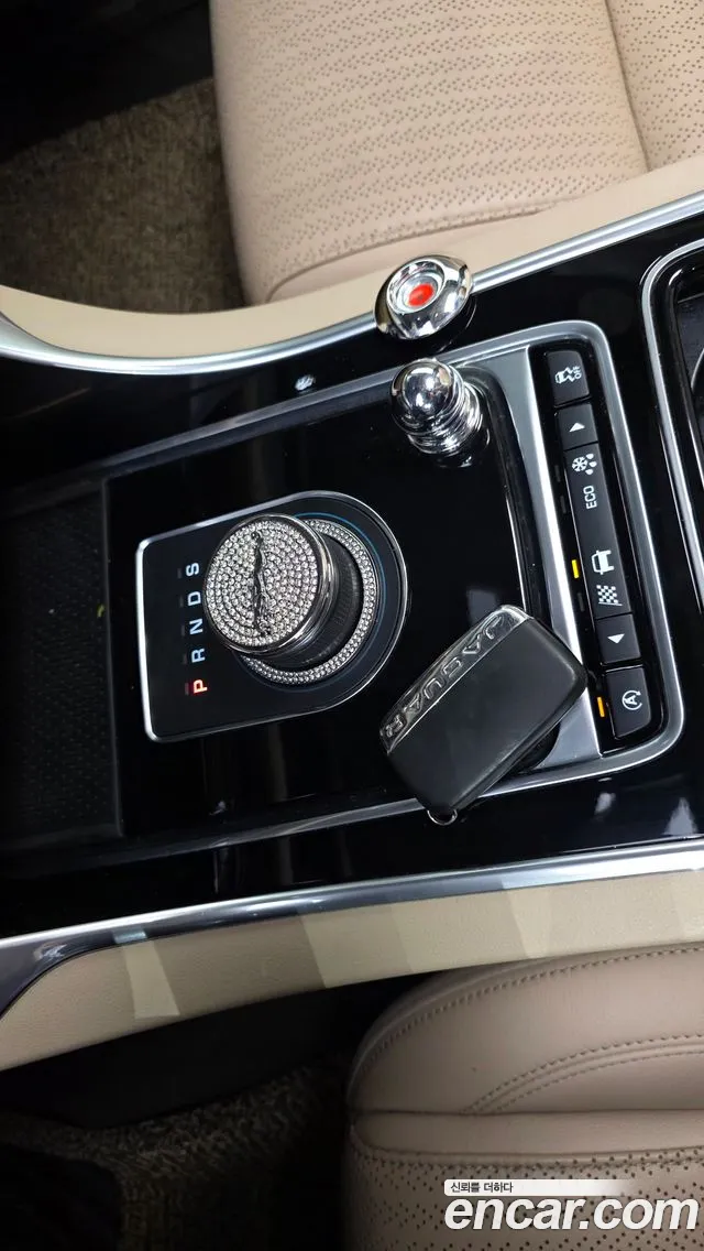 Jaguar XF 2017 thumb 6