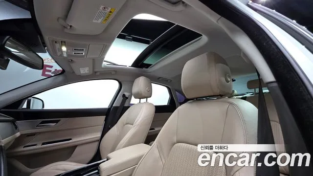 Jaguar XF 2017 thumb 11