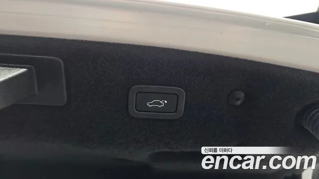 Jaguar XF 2017 thumb 9