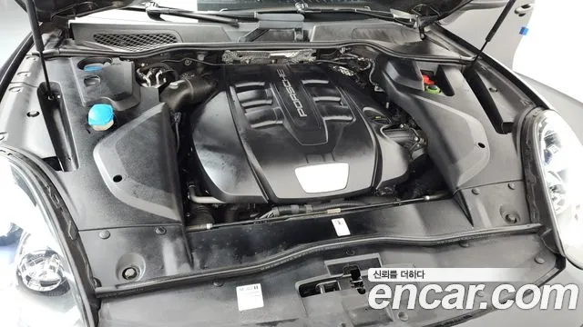 Porsche Cayenne 2015 thumb 9