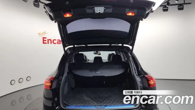 Porsche Cayenne 2015 thumb 6