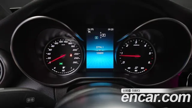 Mercedes-Benz C-Class 2019 thumb 8