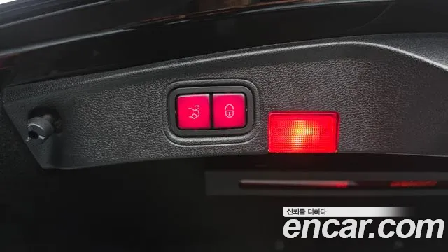 Mercedes-Benz C-Class 2019 thumb 4