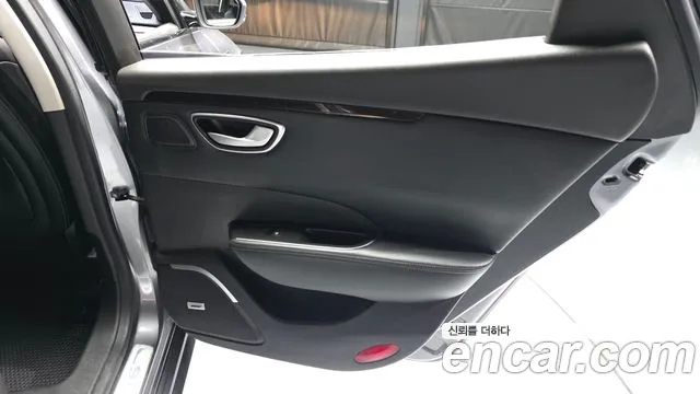 Renault SM6 2016 thumb 3