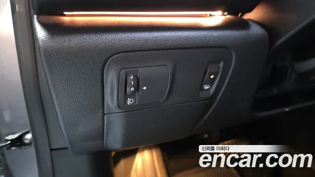 Renault SM6 2016 thumb 7