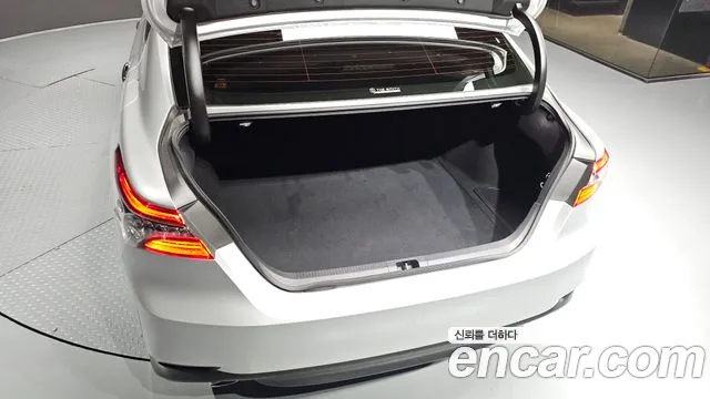Toyota Camry 2024 thumb 11